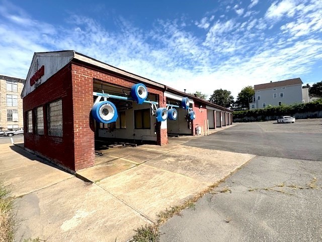 950 Broadway, Fall River, MA 02724 - Image 4