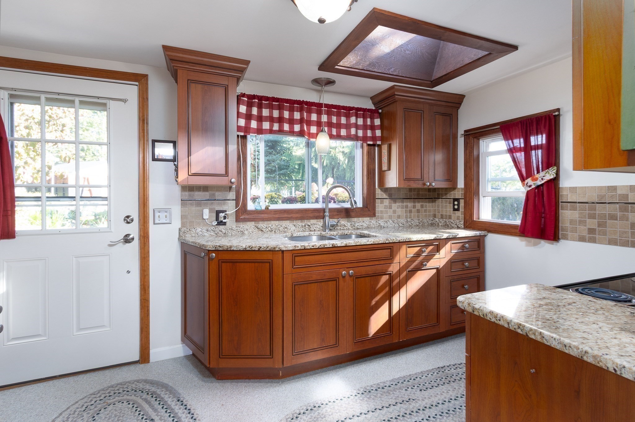 19 Pine Trl, West Brookfield, MA 01585 - Image 15