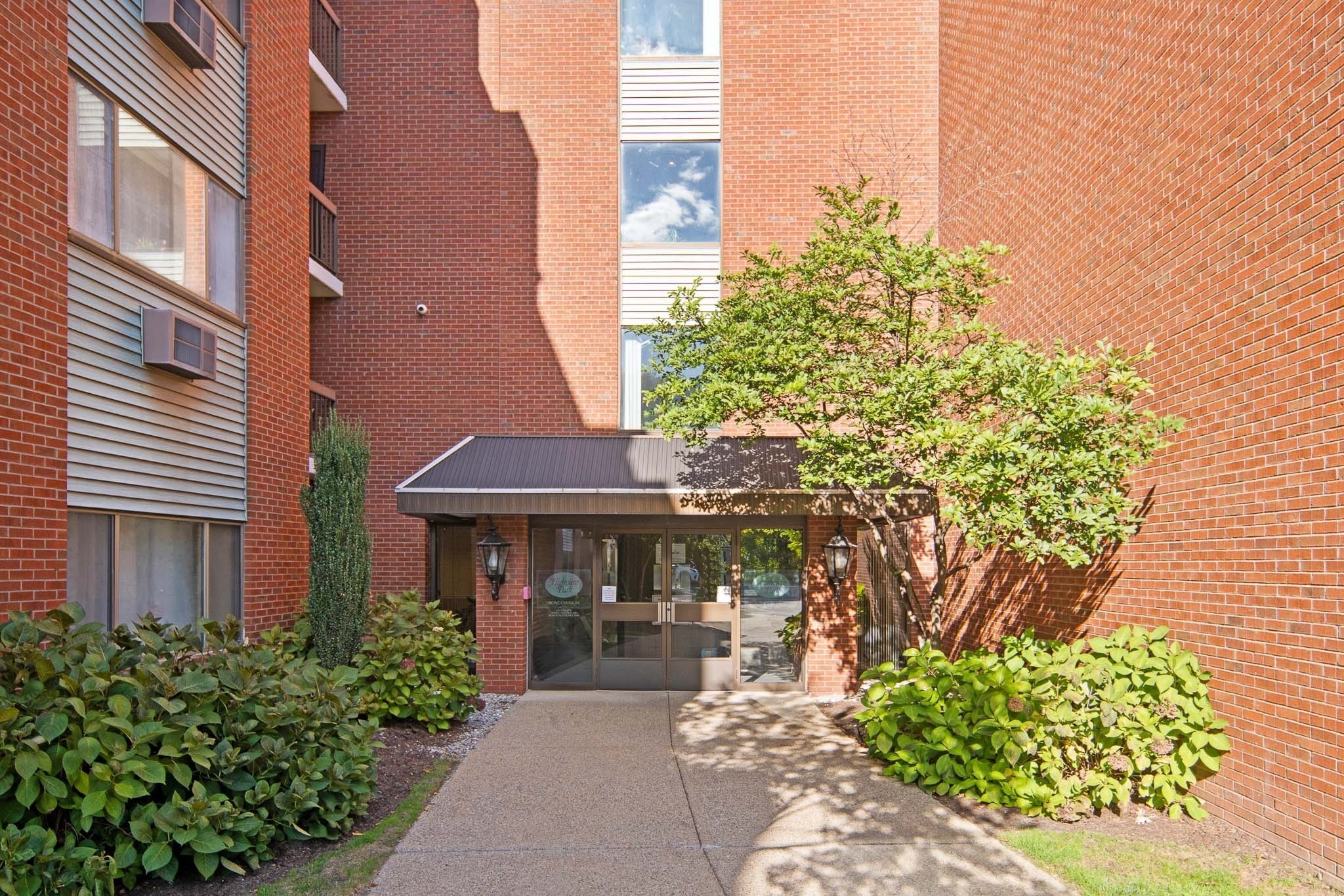 4975 Washington St Unit 311, West Roxbury, Boston, MA 02132