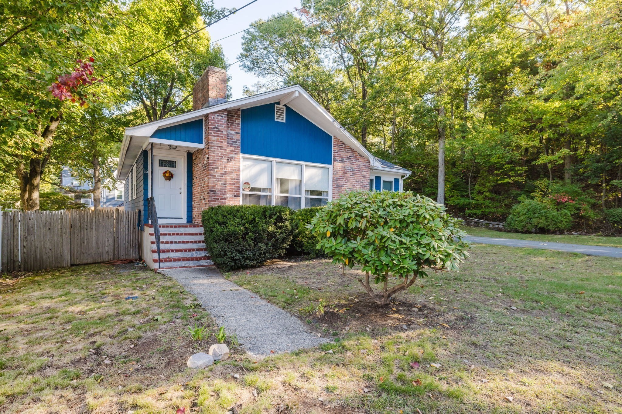 16 Norwich St, Dedham, MA 02026