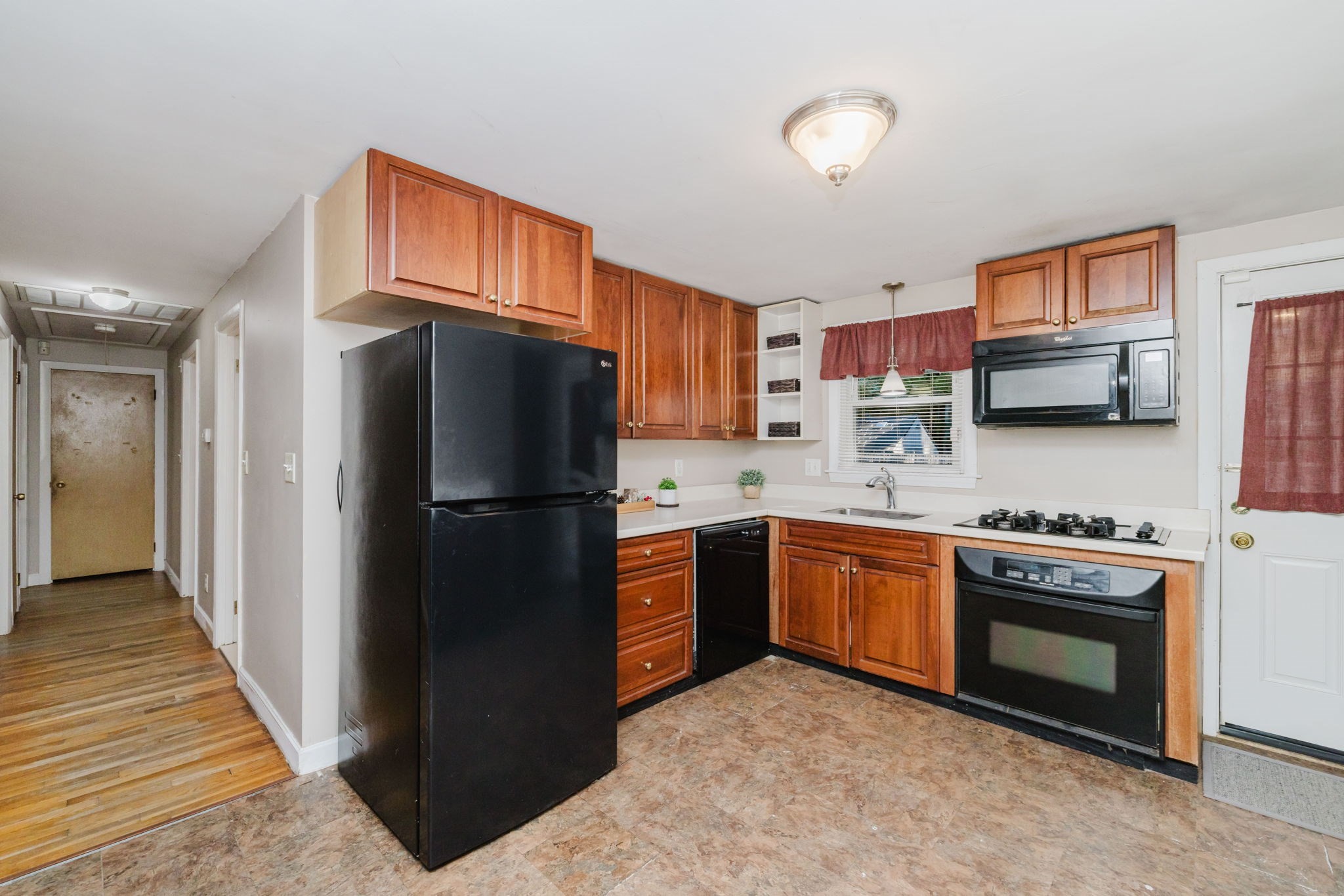 16 Norwich St, Dedham, MA 02026 - Image 8