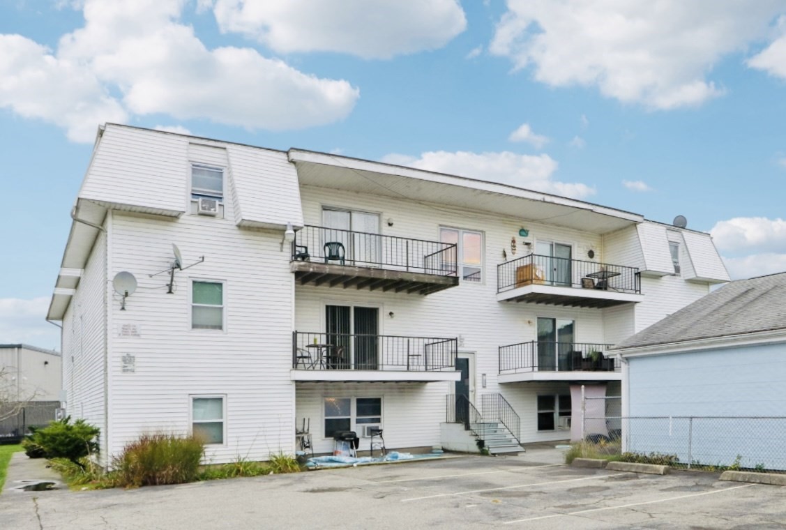 352 Vale St Unit 1, Fall River, MA 02724 - Image 1