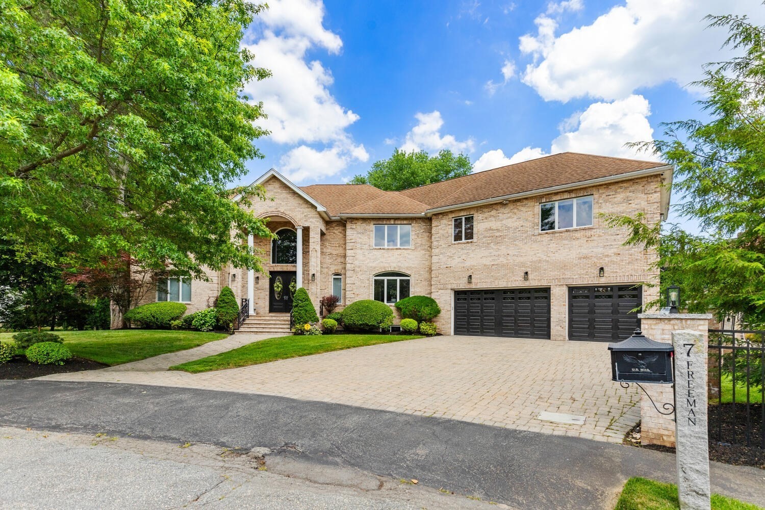 7 Freeman Street, Lynnfield, MA 01940