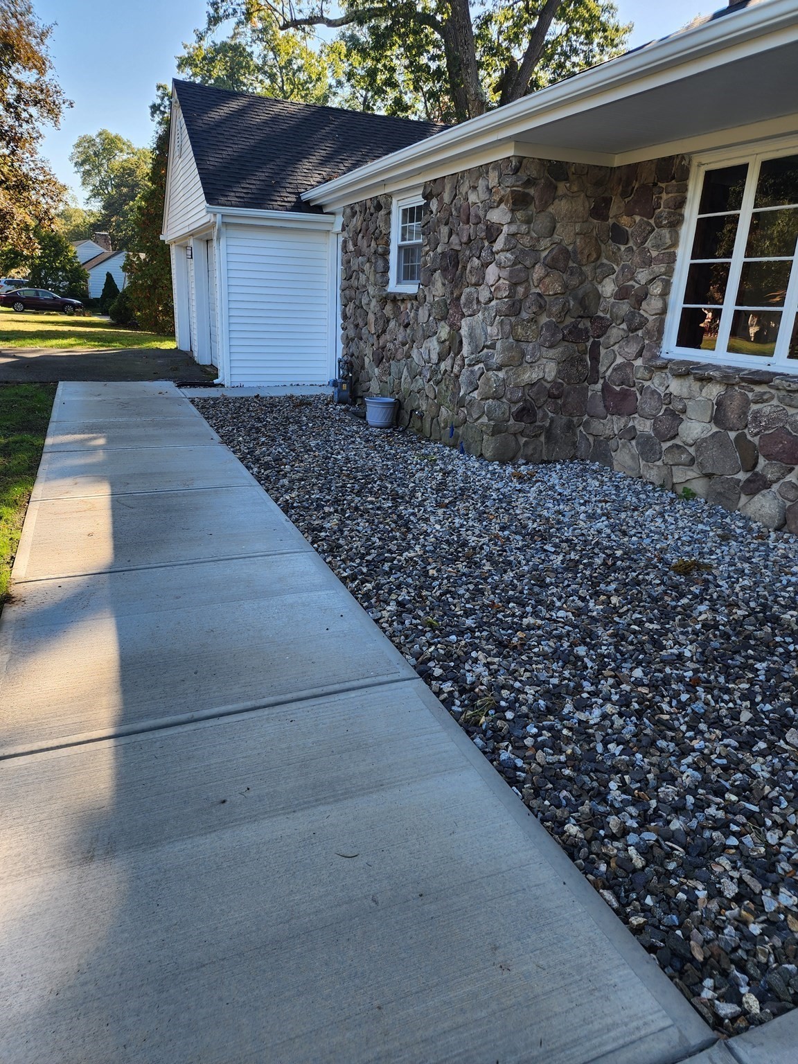 236 Pondview Dr, Springfield, MA 01118 - Image 2