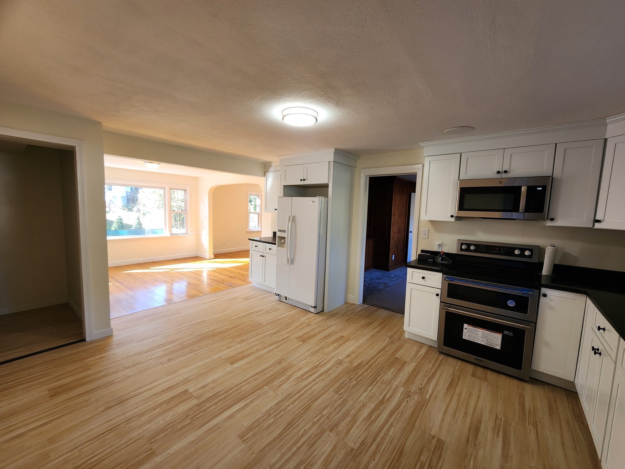 236 Pondview Dr, Springfield, MA 01118 - Image 12