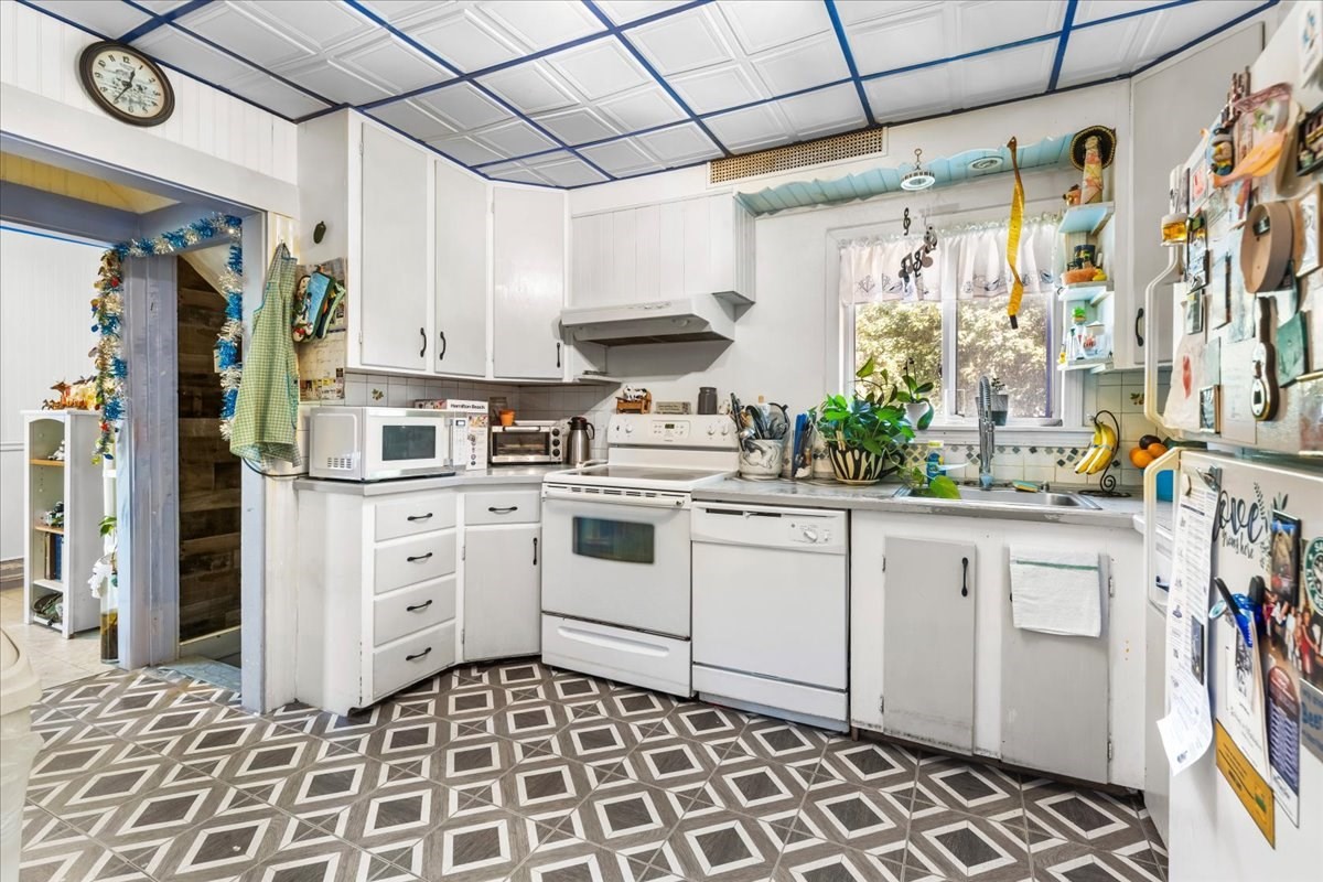 203 Pleasant St, Ashland, MA 01721 - Image 15