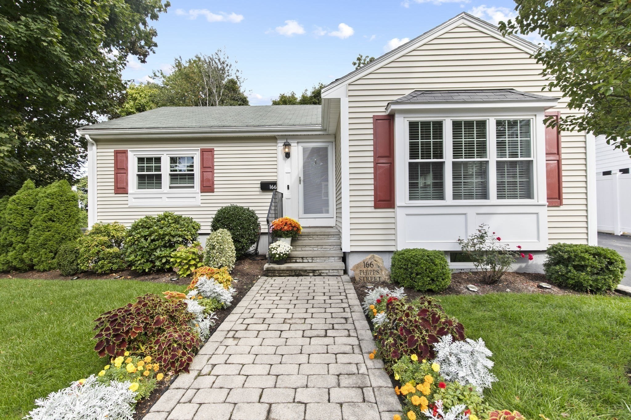 166 Phipps St, Quincy, MA 02169