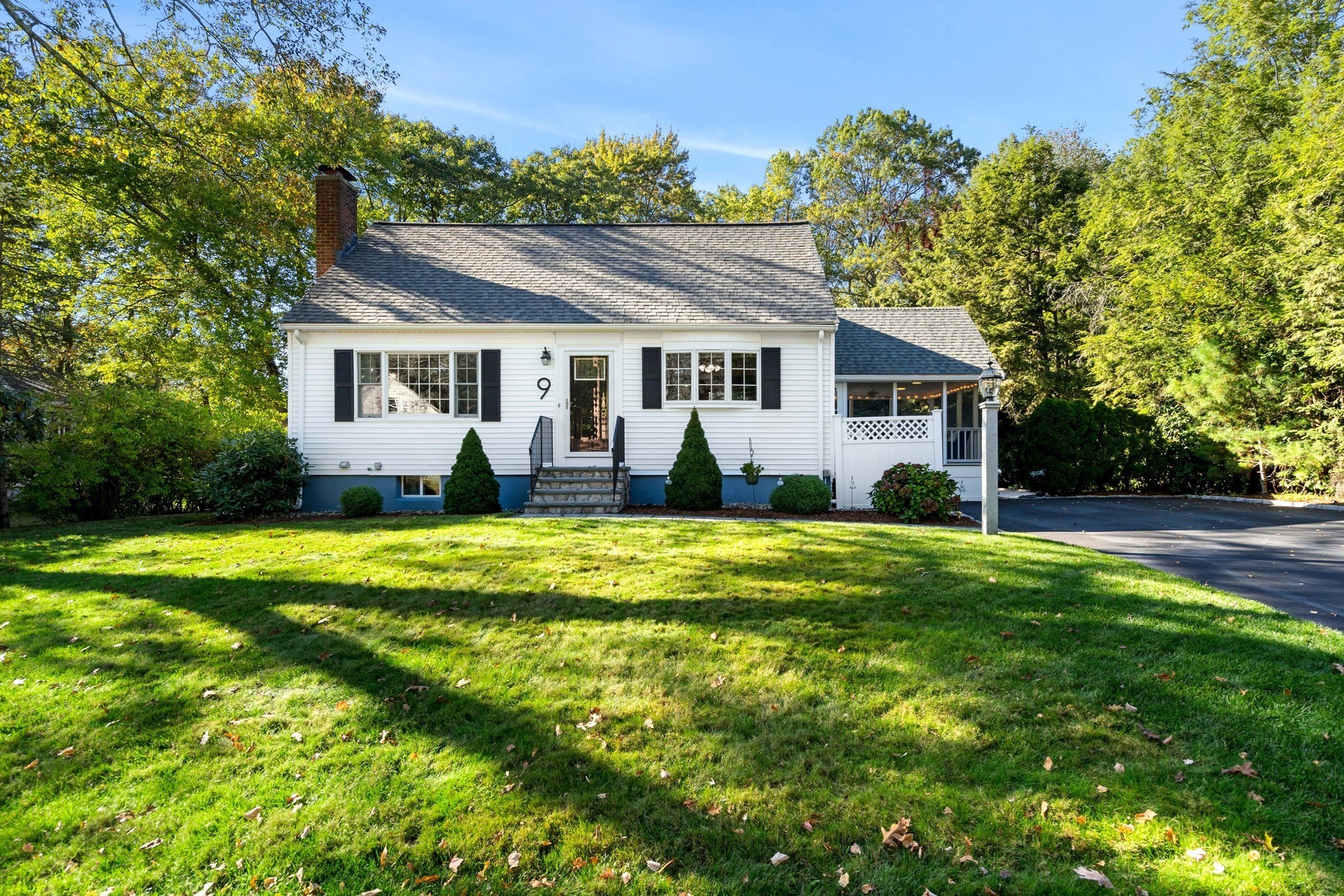 9 Upland Rd, Burlington, MA 01803