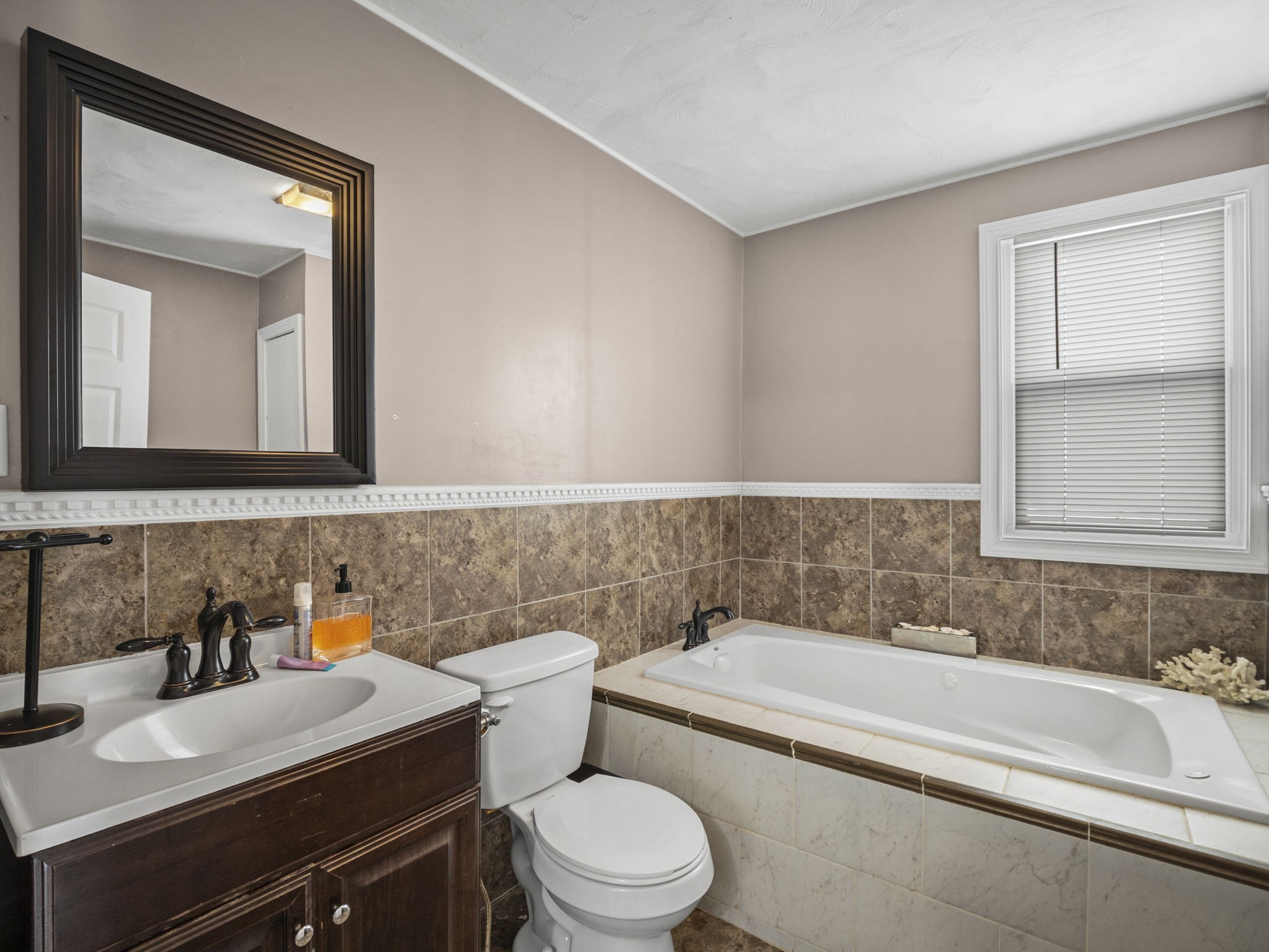 85 B St, Lowell, MA 01851 - Image 16