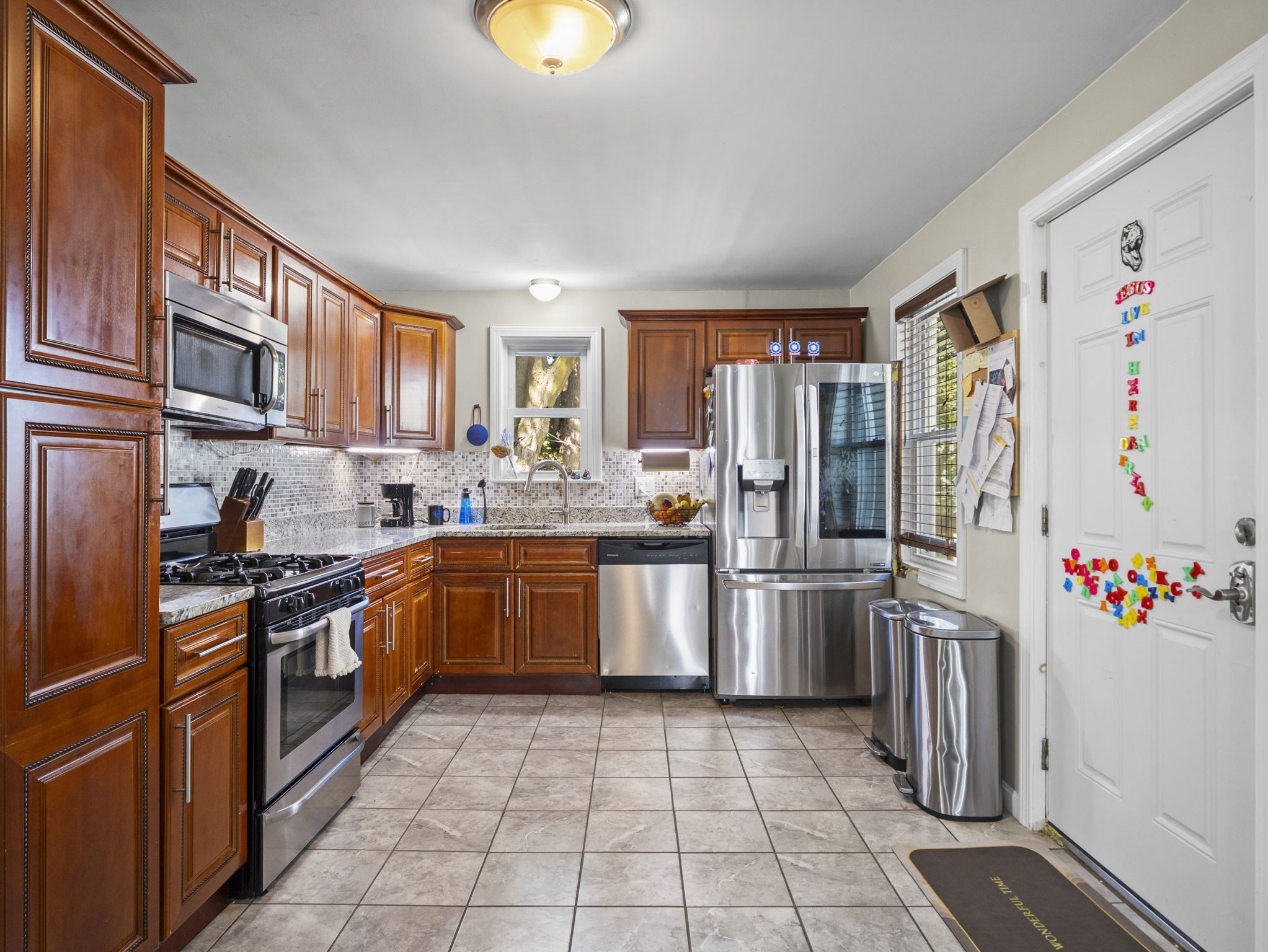 85 B St, Lowell, MA 01851 - Image 8