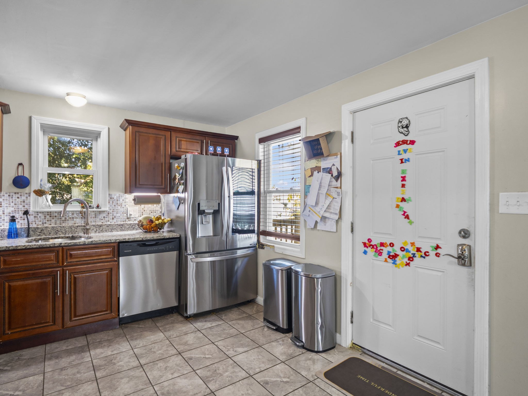 85 B St, Lowell, MA 01851 - Image 9