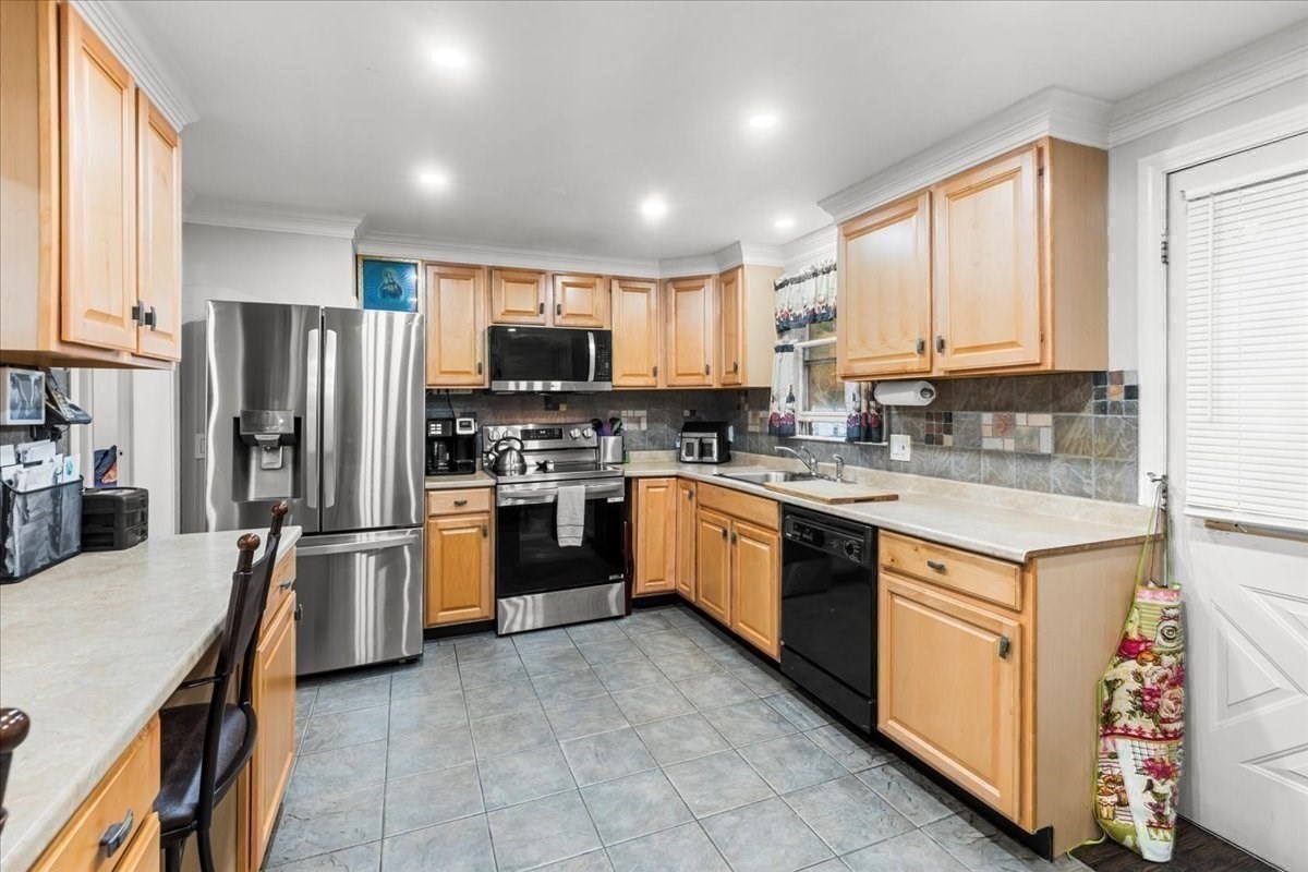 61 Chapel St, Pembroke, MA 02359 - Image 12