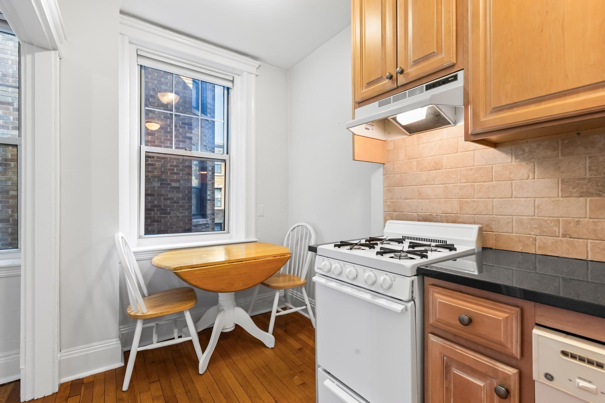 116 Riverway St Unit 14, Longwood, Boston, MA 02215 - Image 5