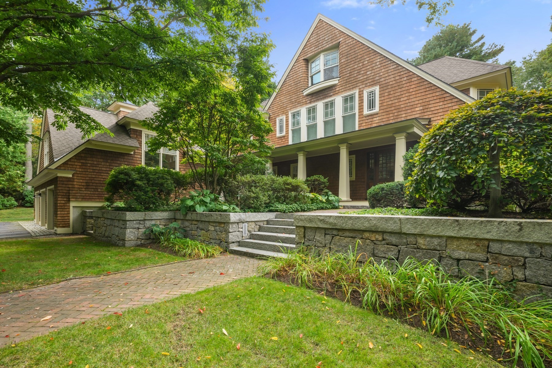 2 Candleberry Ln, Weston, MA 02493