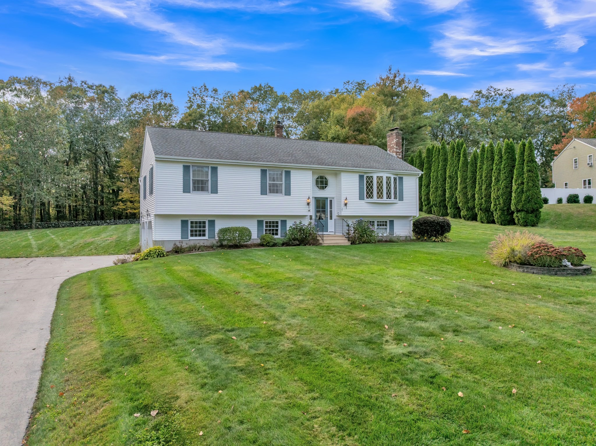 27 West Applewood Drive, Charlton, MA 01507