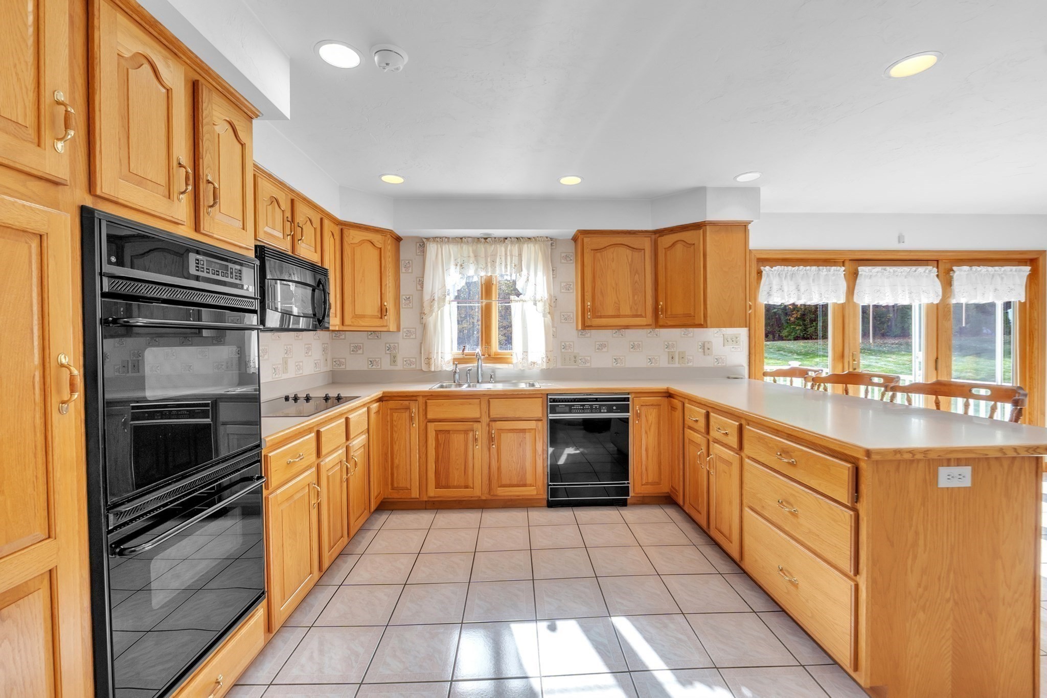 27 West Applewood Drive, Charlton, MA 01507 - Image 8