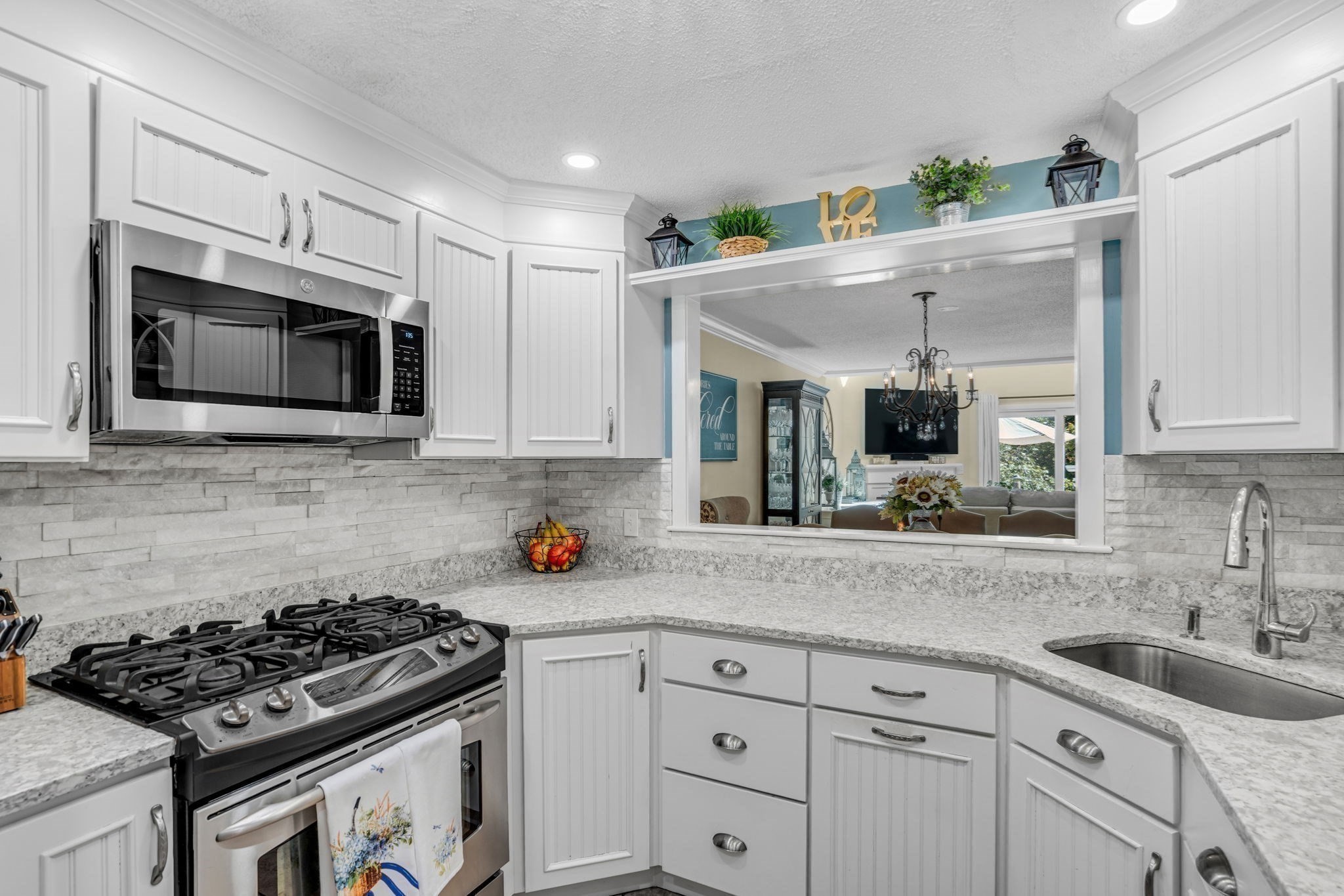 14 Hawthorne Village Unit D, Franklin, MA 02038 - Image 8