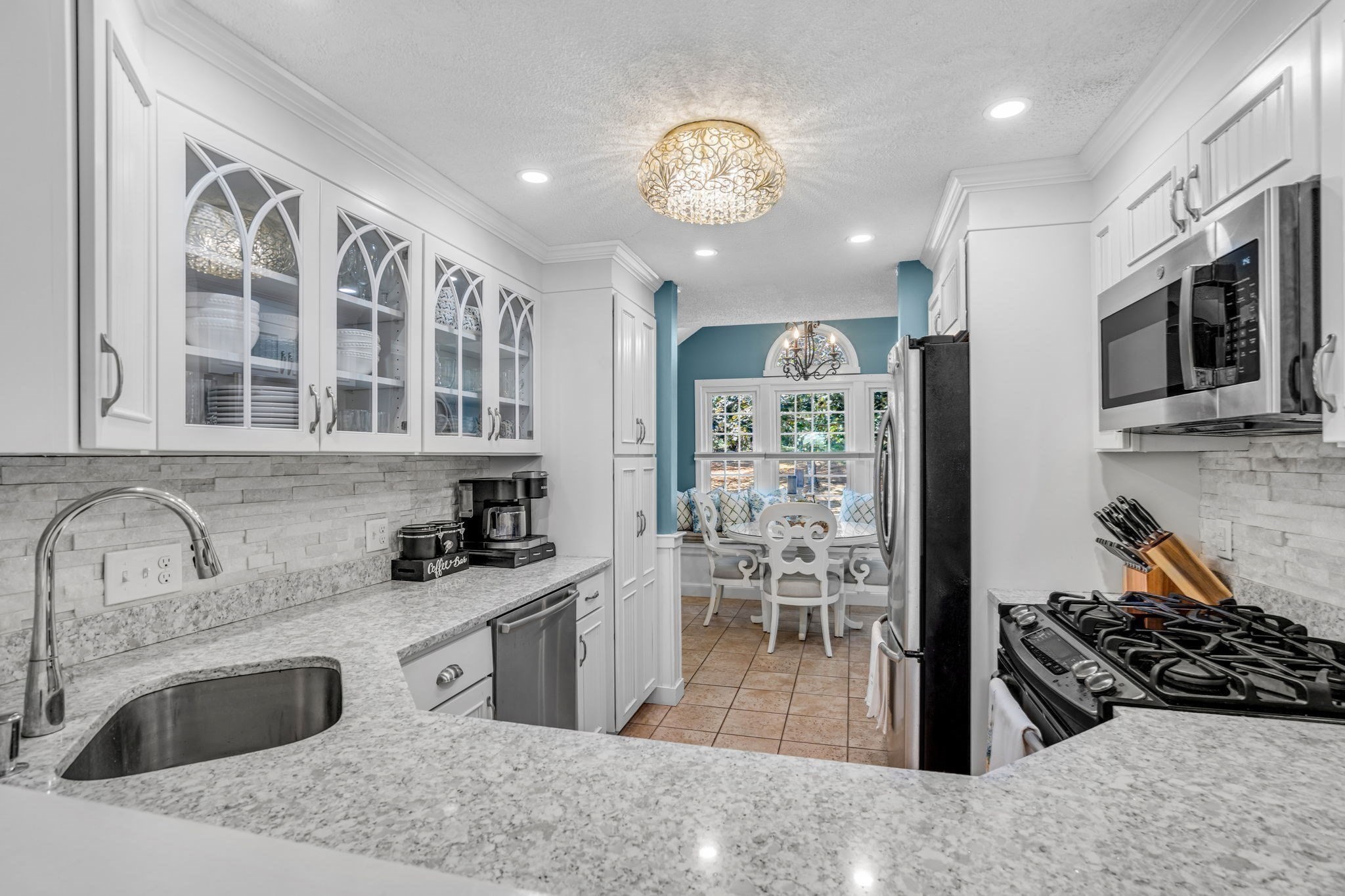 14 Hawthorne Village Unit D, Franklin, MA 02038 - Image 9