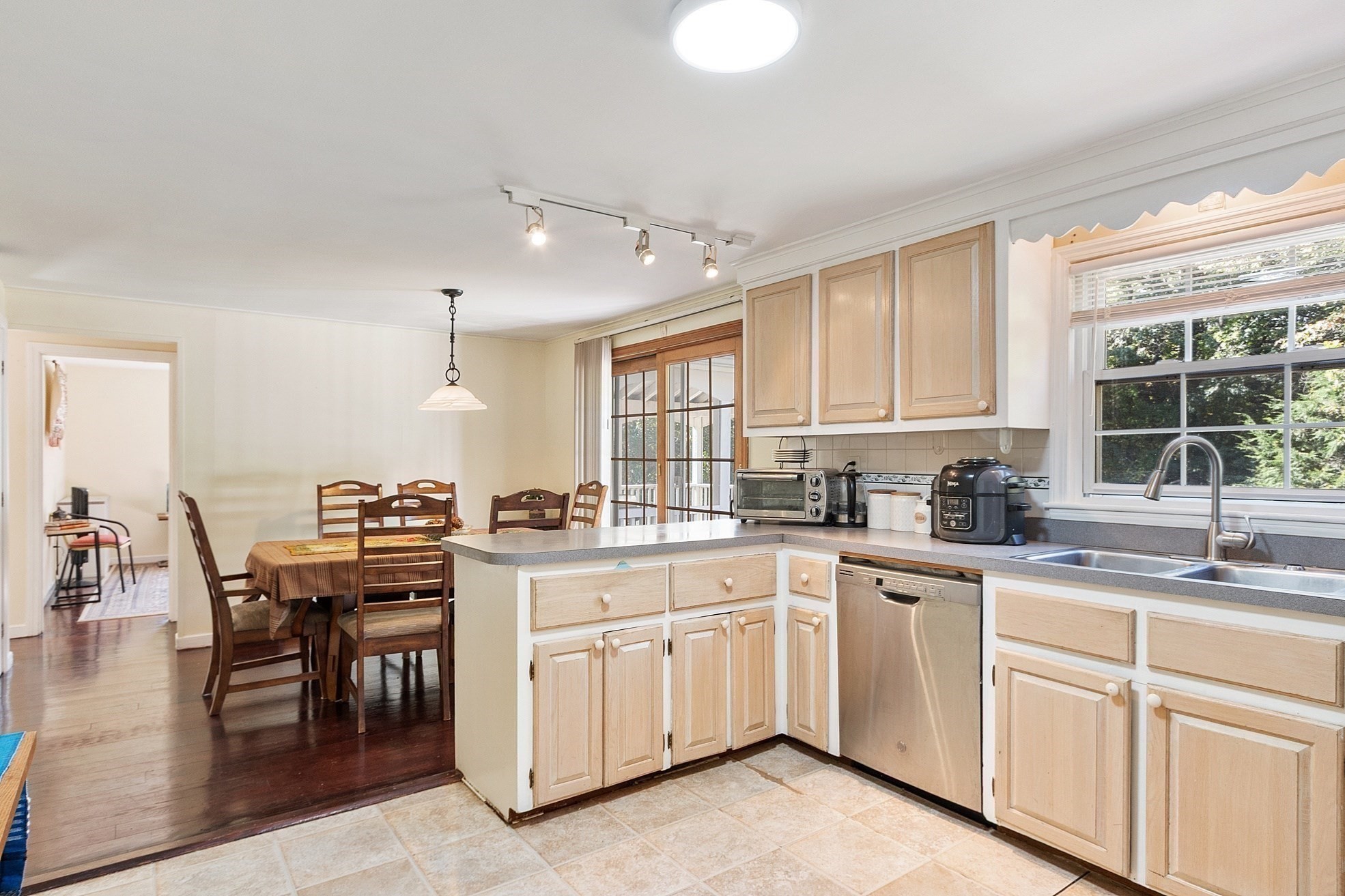 2 Spring Ln, Hopkinton, MA 01748 - Image 13