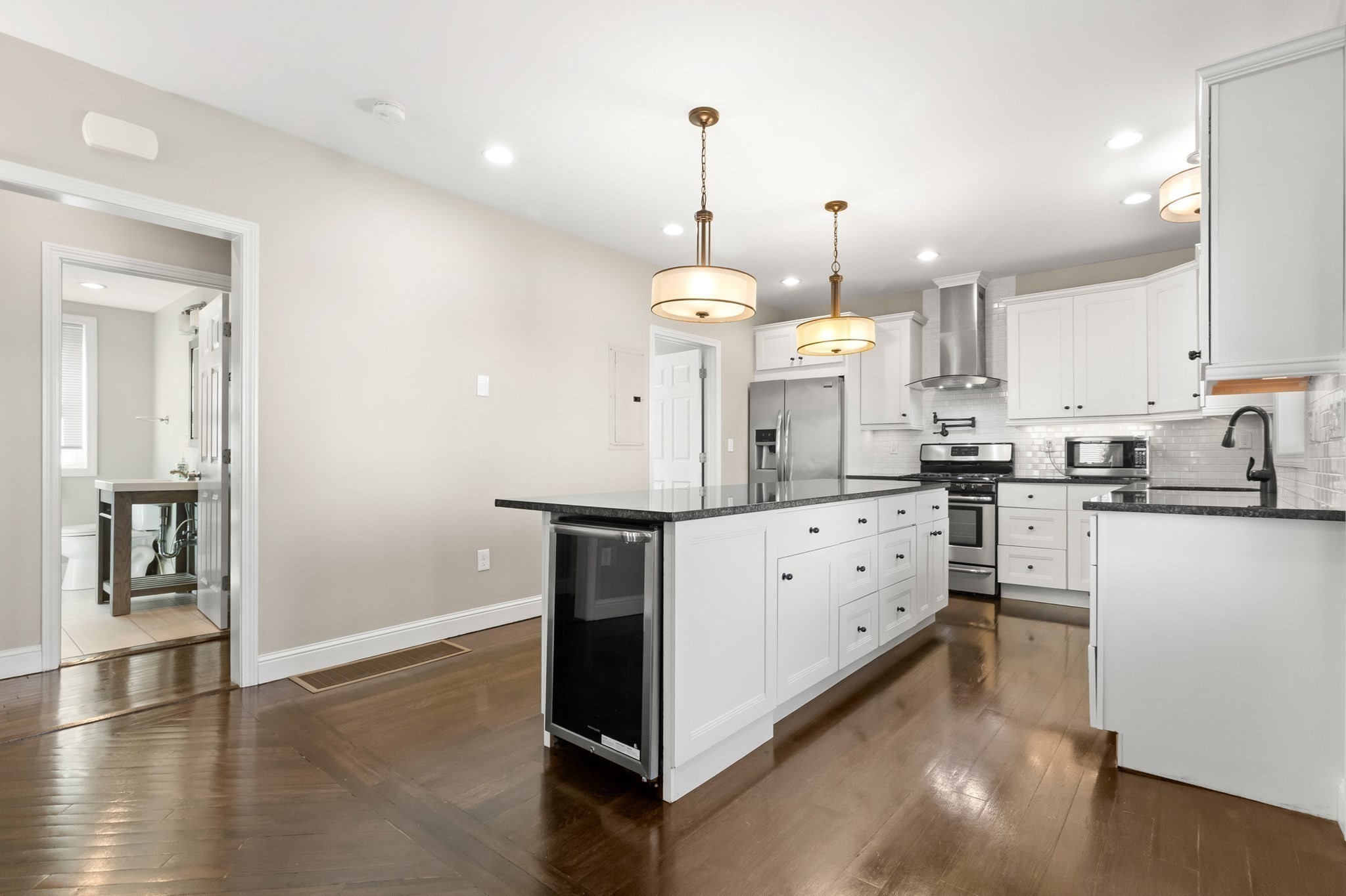 108 Burrill St Unit 1, Swampscott, MA 01907 - Image 4