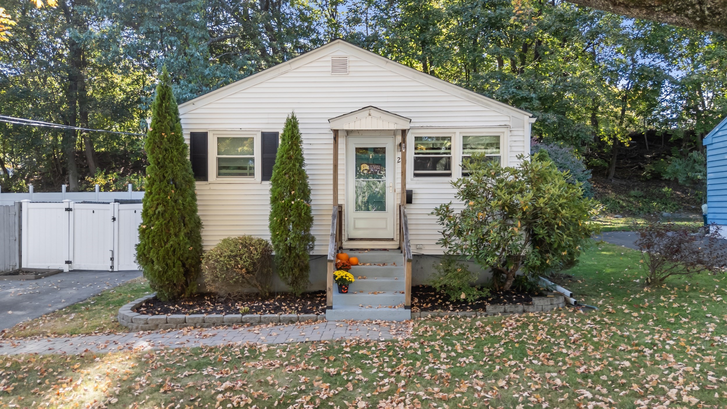 276 Saint Nicholas Ave, Worcester, MA 01606