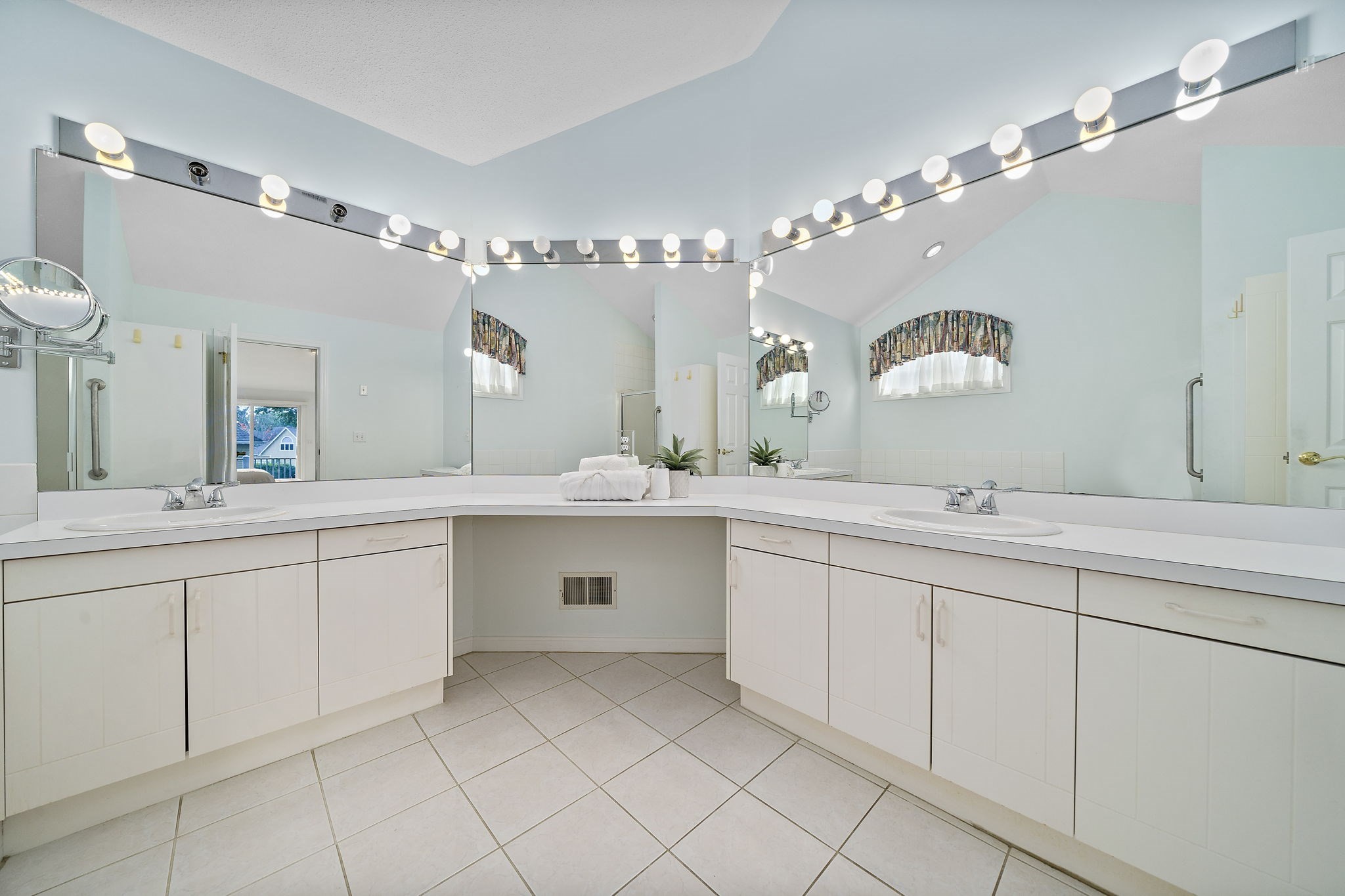 132 Cannon Forge Dr Unit 132, Foxboro, MA 02035 - Image 32