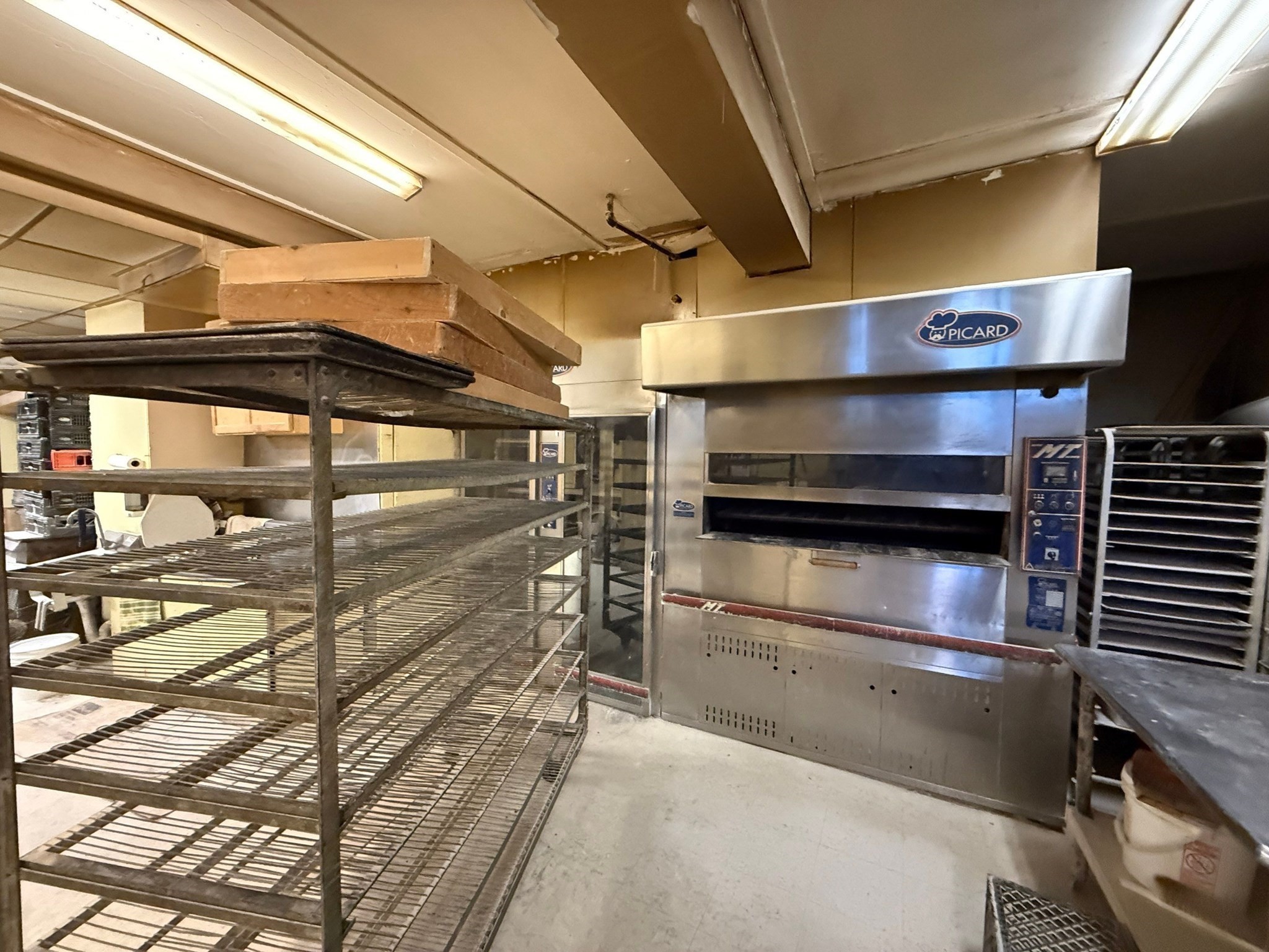 208 Snell St, Fall River, MA 02721 - Image 11