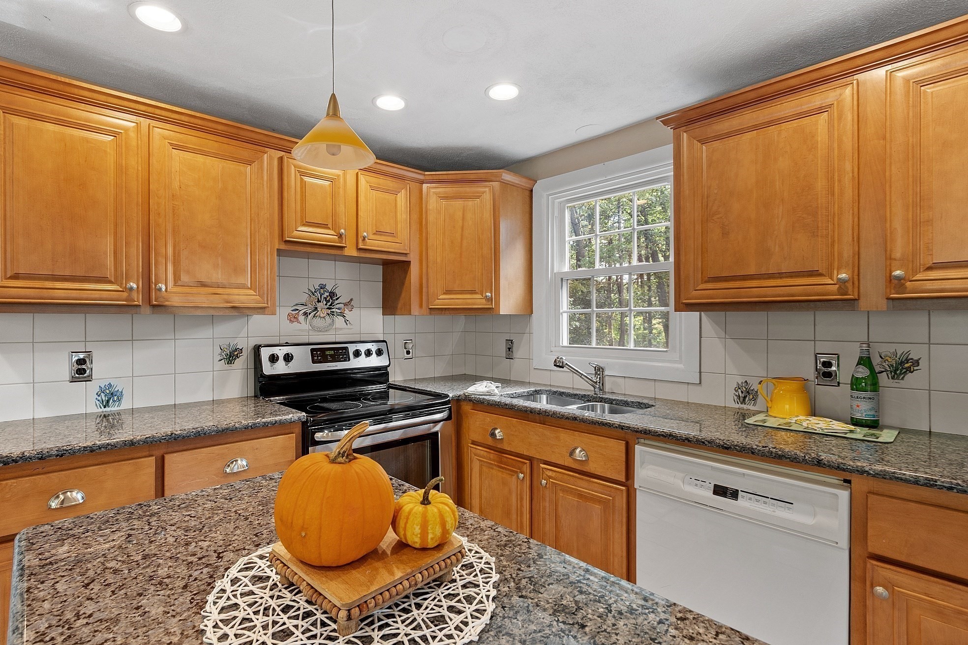 37 Porter Street, Billerica, MA 01821 - Image 16
