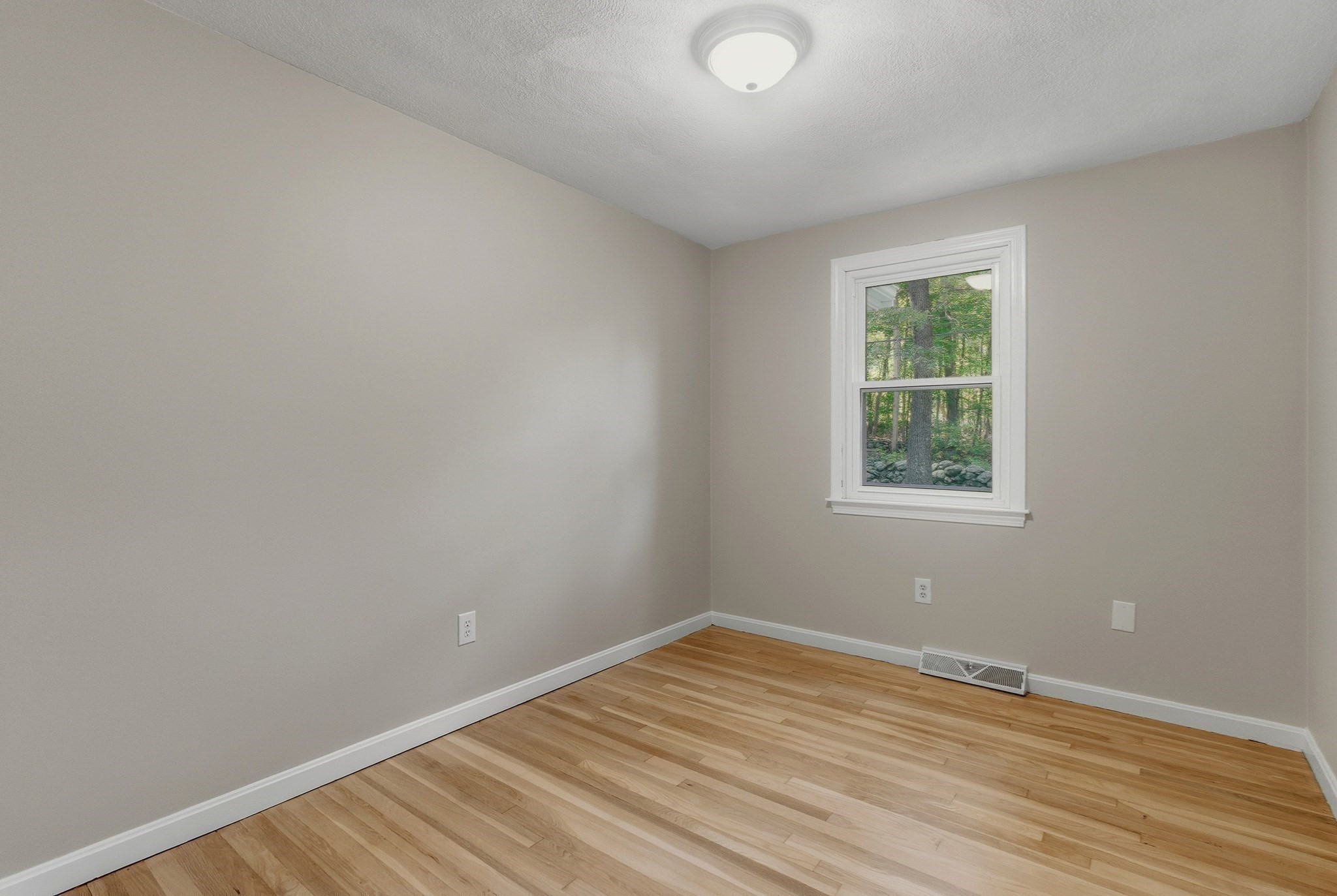 207 Bigelow St, Marlborough, MA 01752 - Image 25