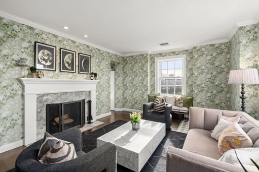 65 Commonwealth Ave, Apt 8B