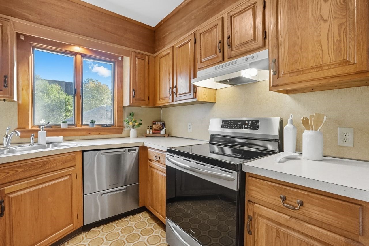 15 Bronson Ter, Springfield, MA 01108 - Image 16