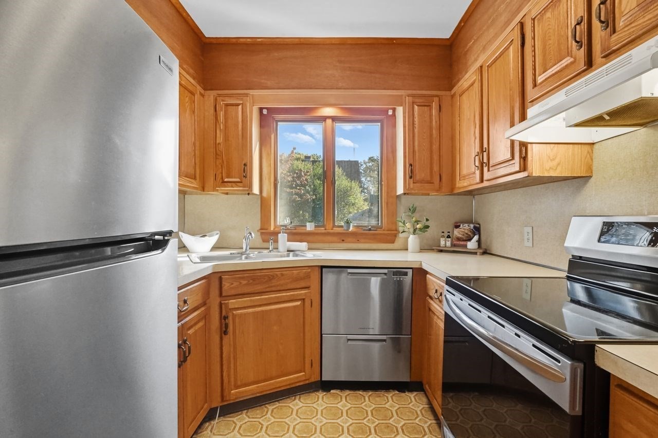 15 Bronson Ter, Springfield, MA 01108 - Image 17