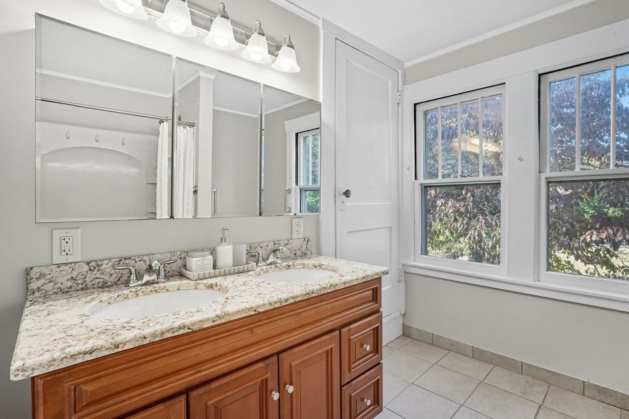 15 Bronson Ter, Springfield, MA 01108 - Image 27