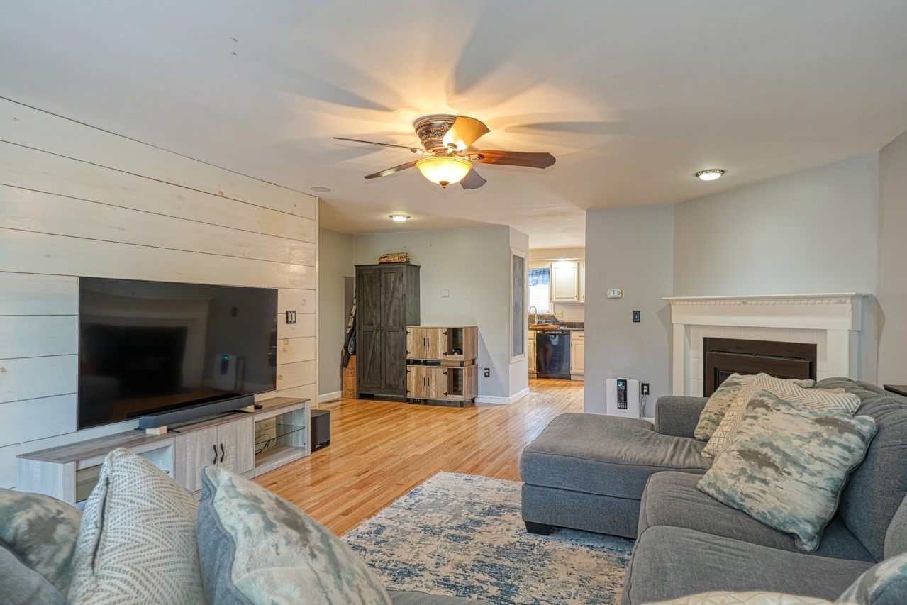 31 Whittier Meadows Drive Unit 31, Amesbury, MA 01913 - Image 8
