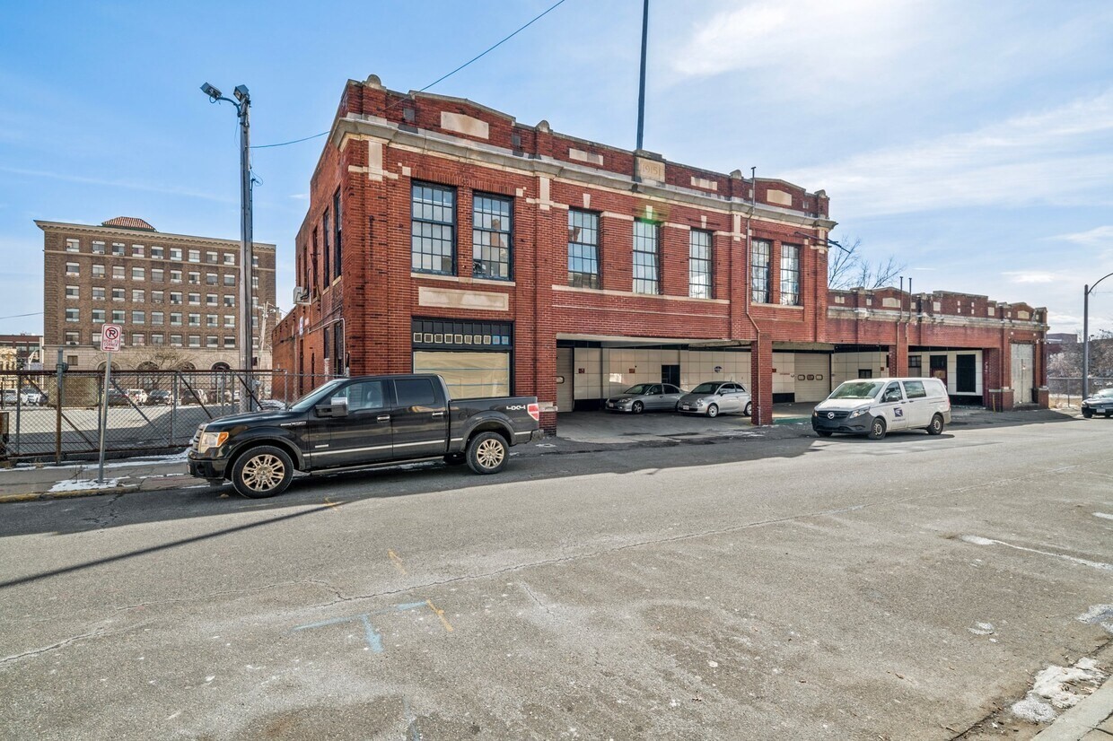 158 Chestnut St, Holyoke, MA 01040 - Image 3