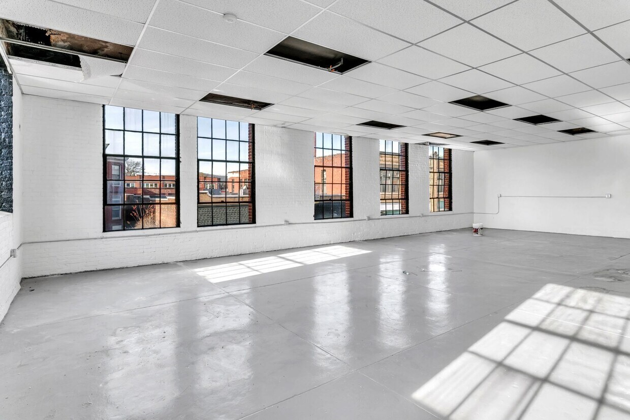 158 Chestnut St, Holyoke, MA 01040 - Image 7