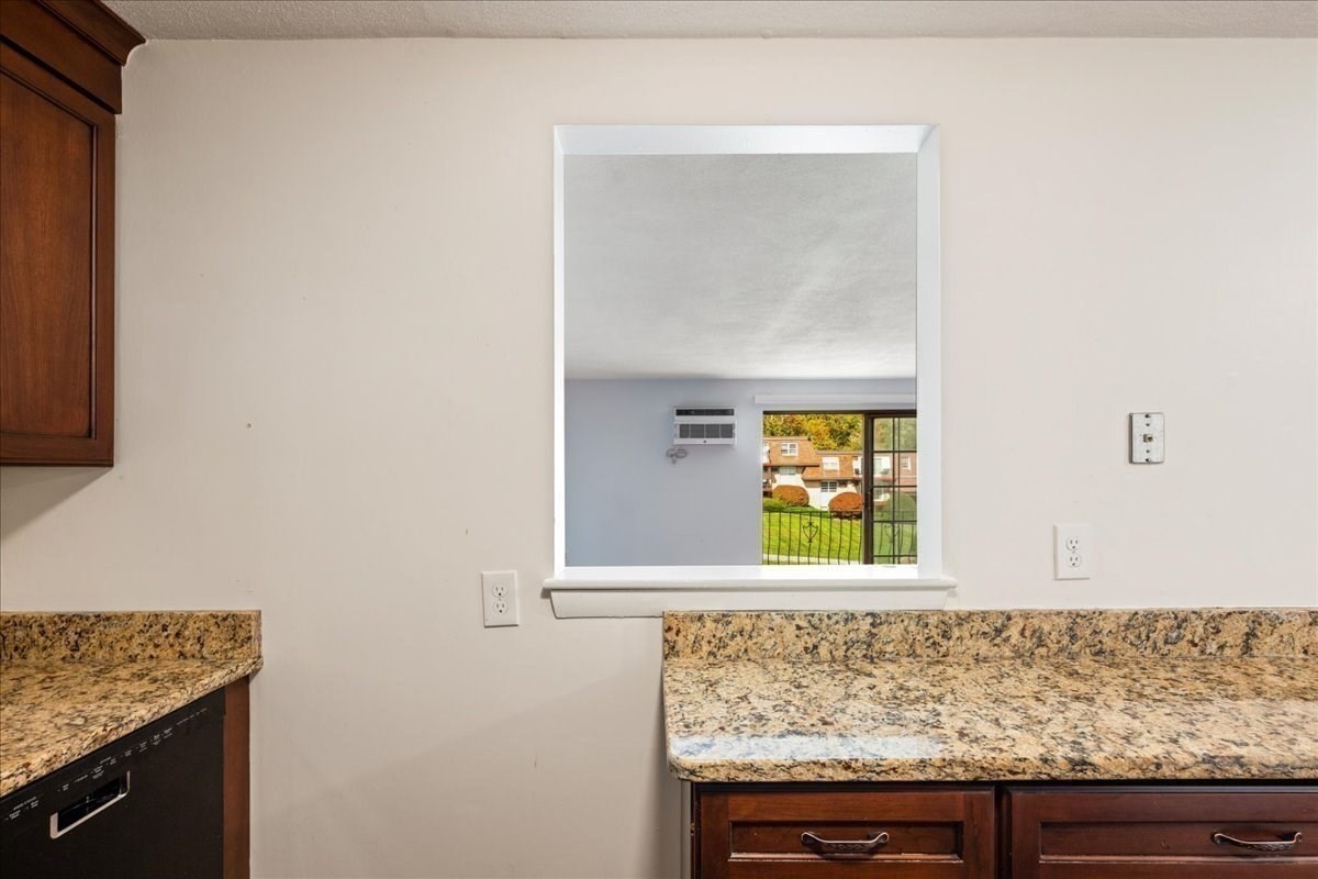 26 Williamsburg Ct Unit 22, Shrewsbury, MA 01545 - Image 11