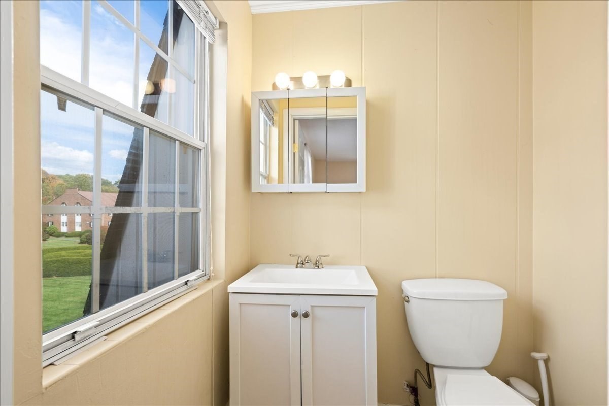 26 Williamsburg Ct Unit 22, Shrewsbury, MA 01545 - Image 22