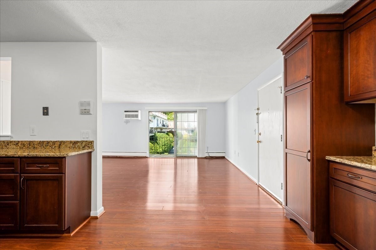 26 Williamsburg Ct Unit 22, Shrewsbury, MA 01545 - Image 8