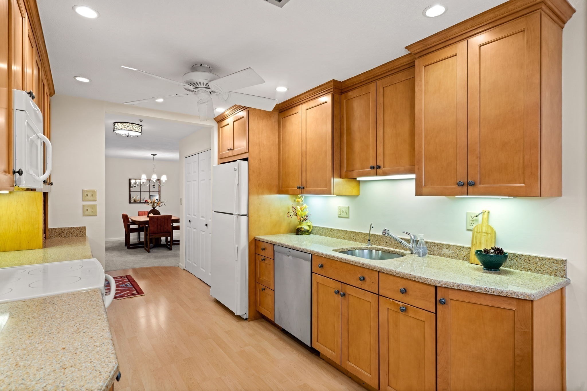 7 Ledgewood Way Unit 11, Peabody, MA 01960 - Image 7