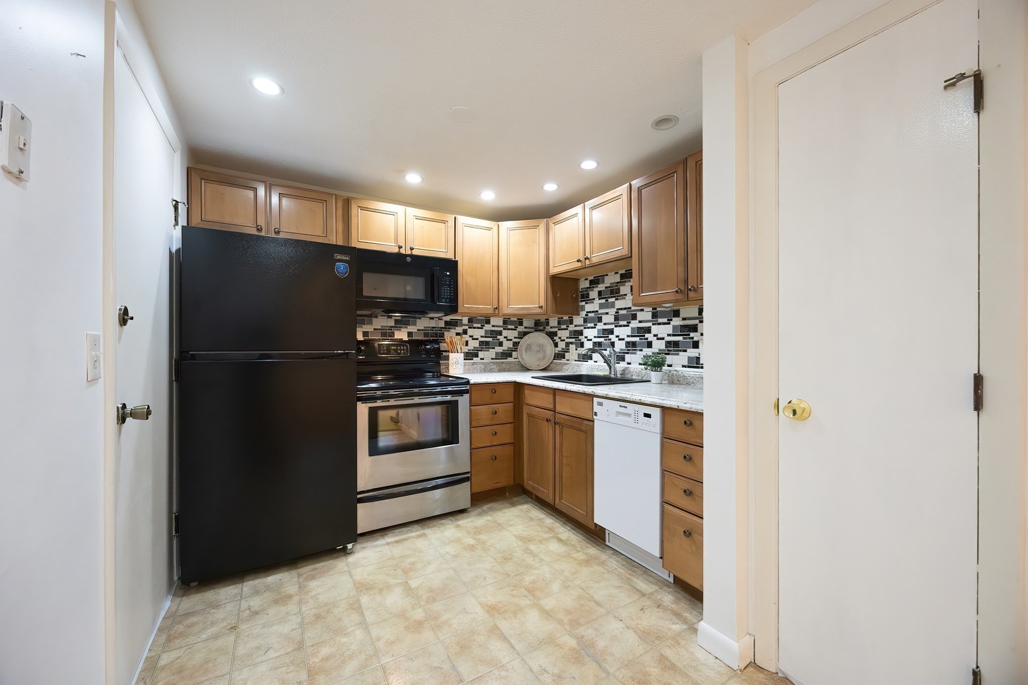 131 Creek Street Unit 7, Wrentham, MA 02093 - Image 4