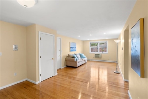 12 Colonial Village Dr, Apt 12