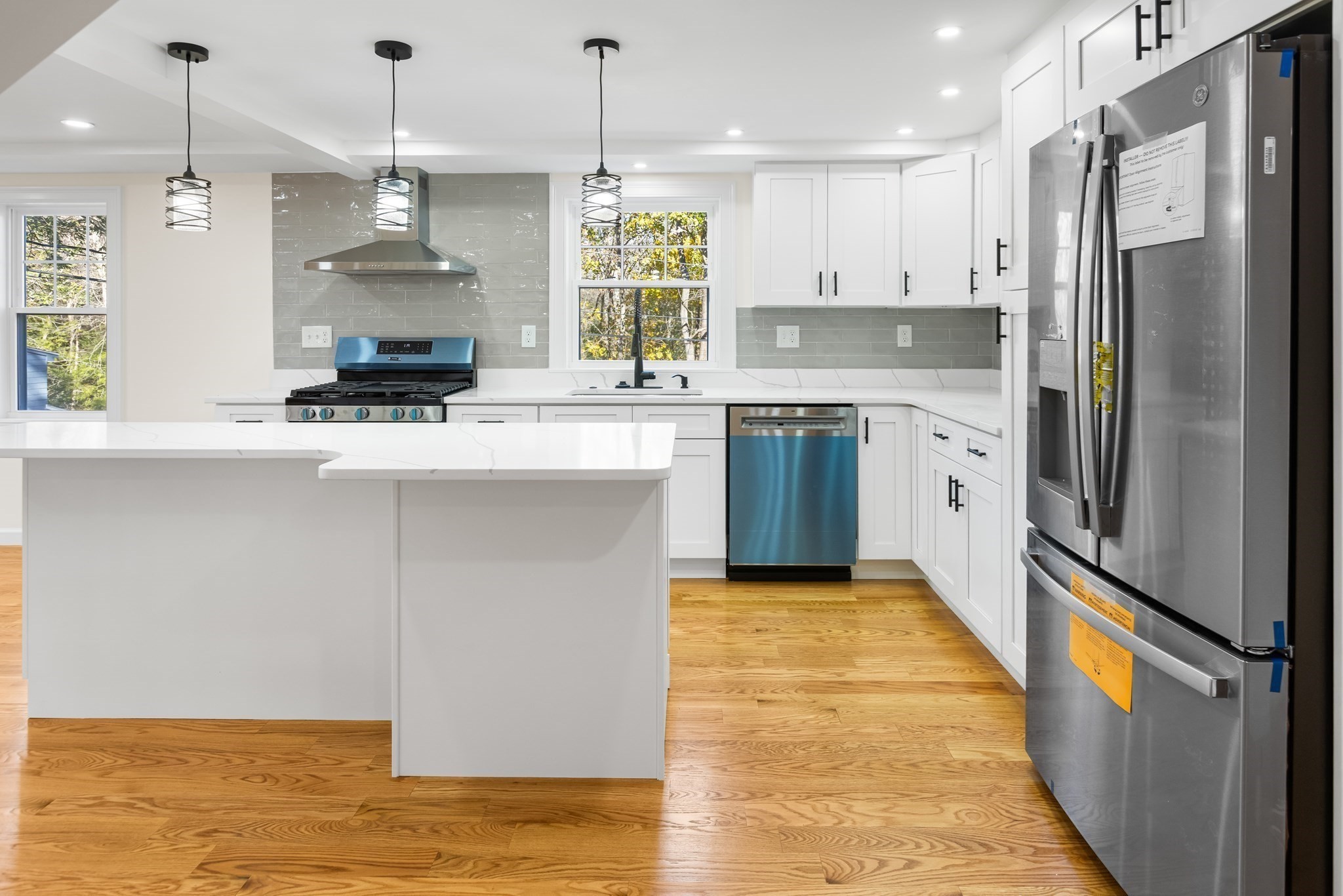 232 Lake Dr, Hamilton, MA 01982 - Image 2