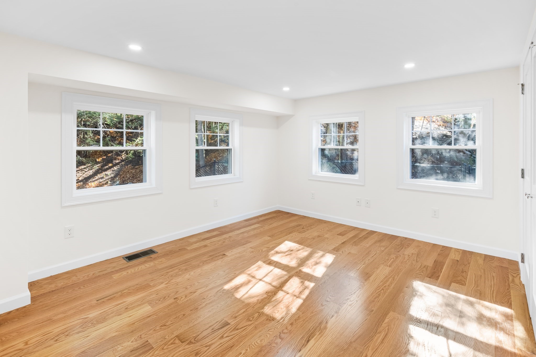 232 Lake Dr, Hamilton, MA 01982 - Image 11