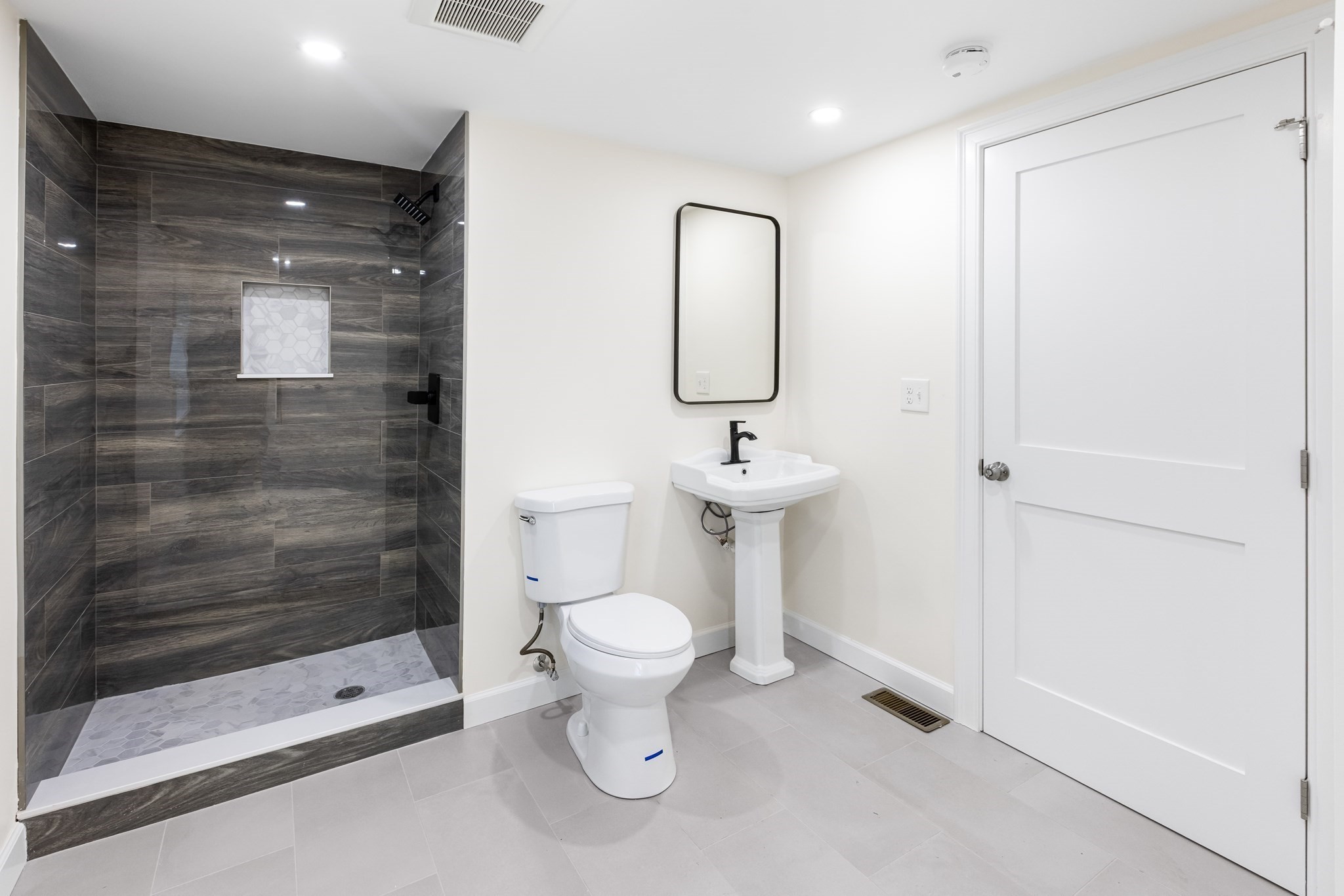 232 Lake Dr, Hamilton, MA 01982 - Image 13