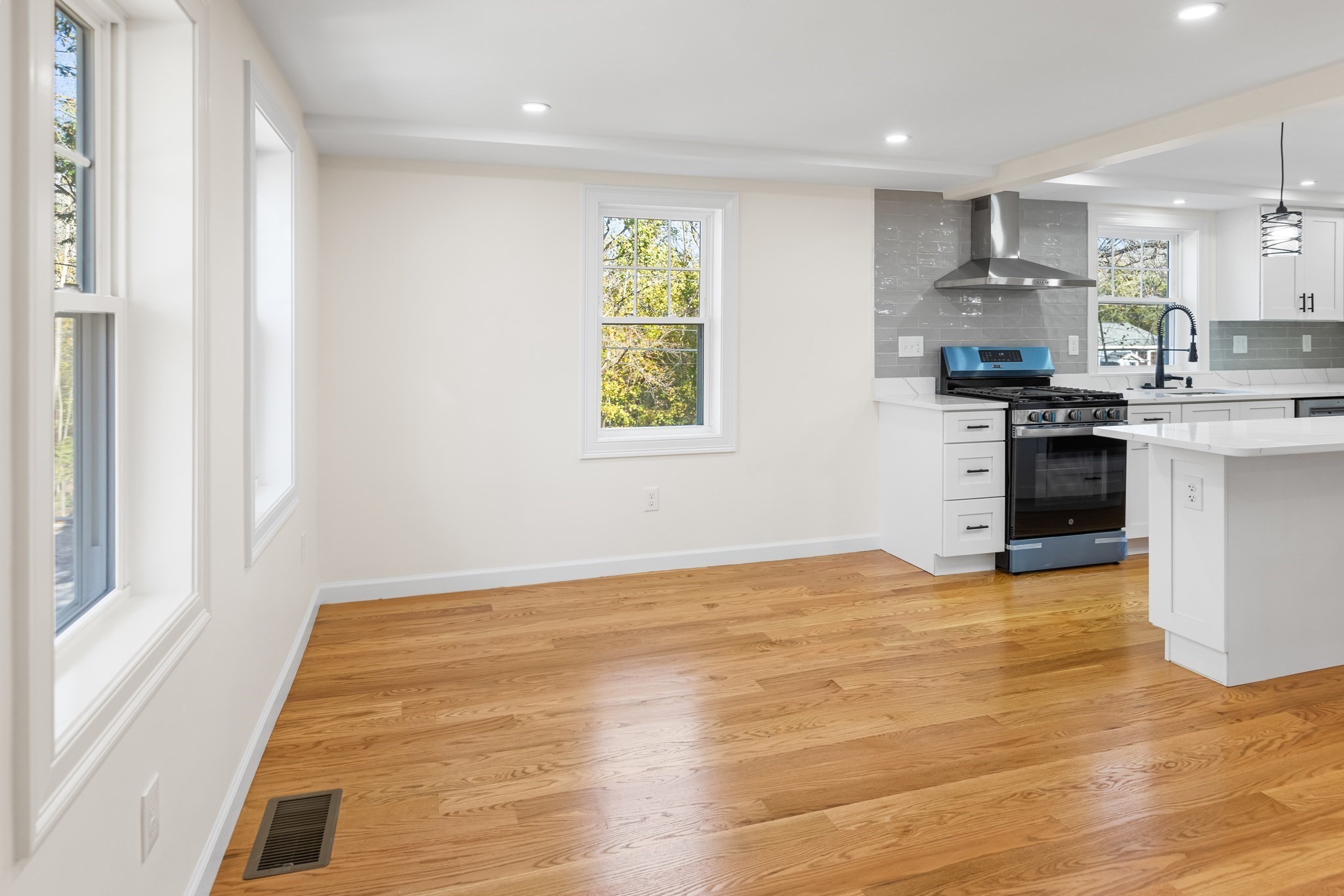 232 Lake Dr, Hamilton, MA 01982 - Image 5