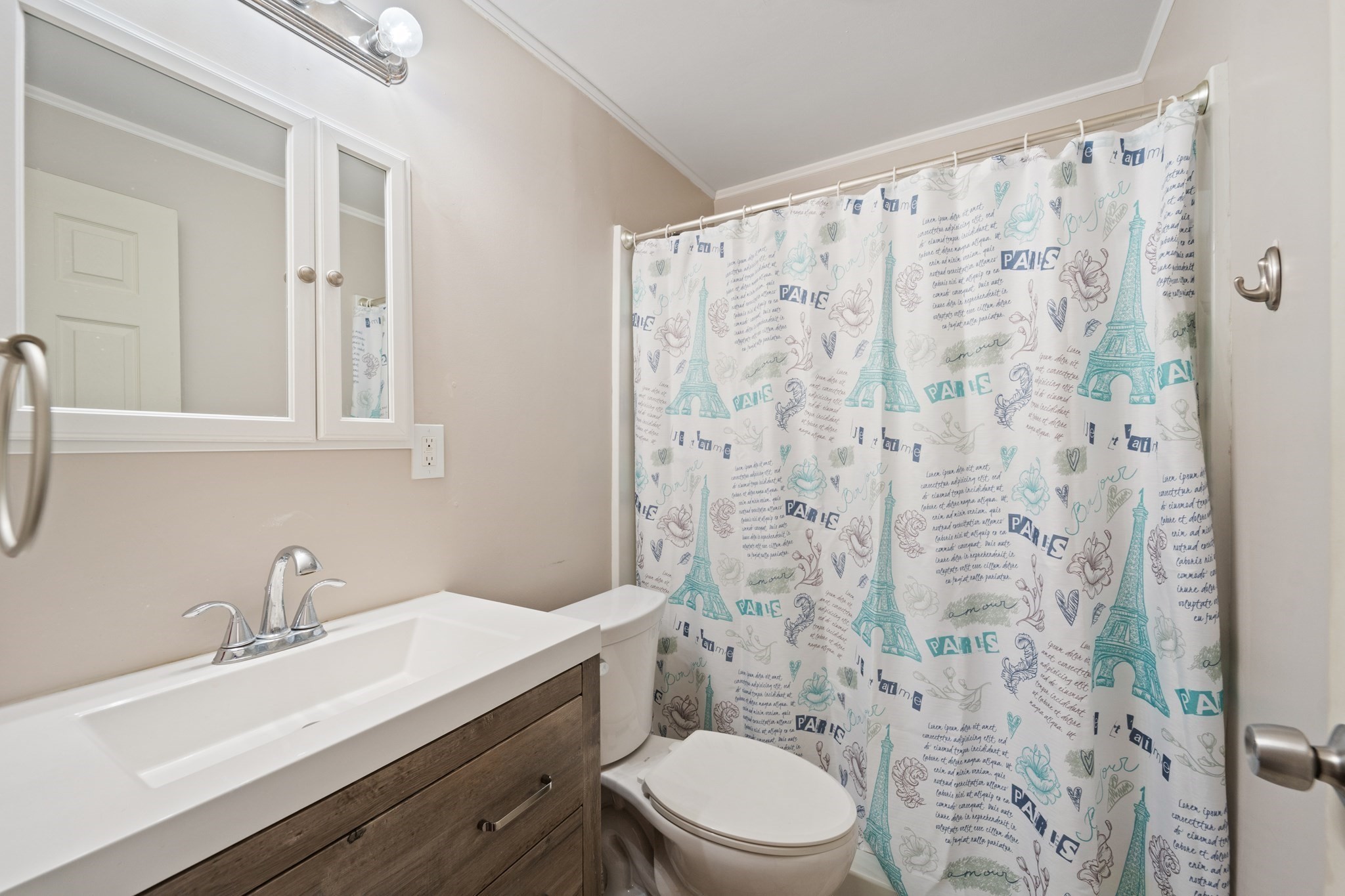 15 Chapman Ave, Holyoke, MA 01040 - Image 22