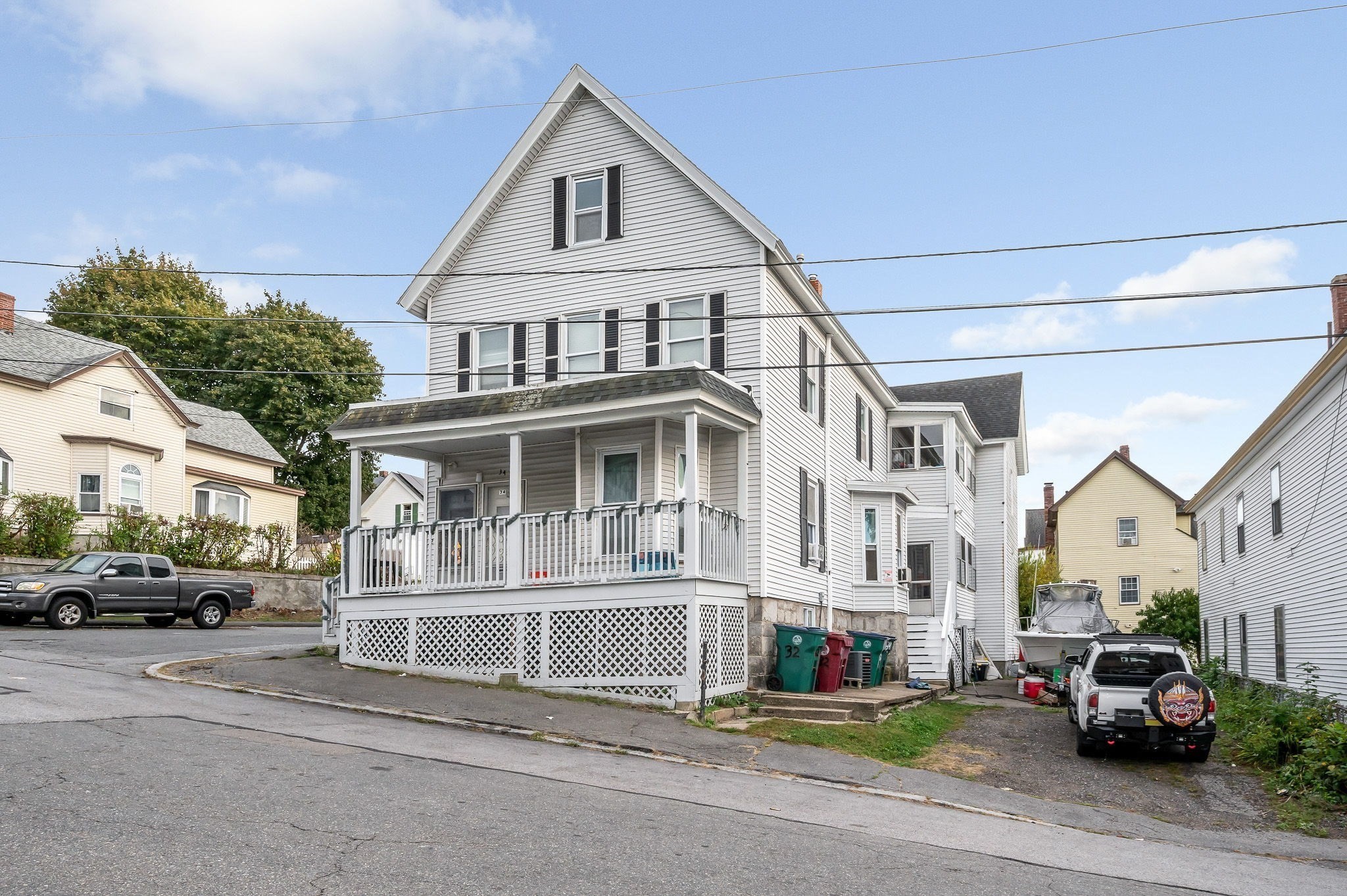 32 Sargent St, Lowell, MA 01854