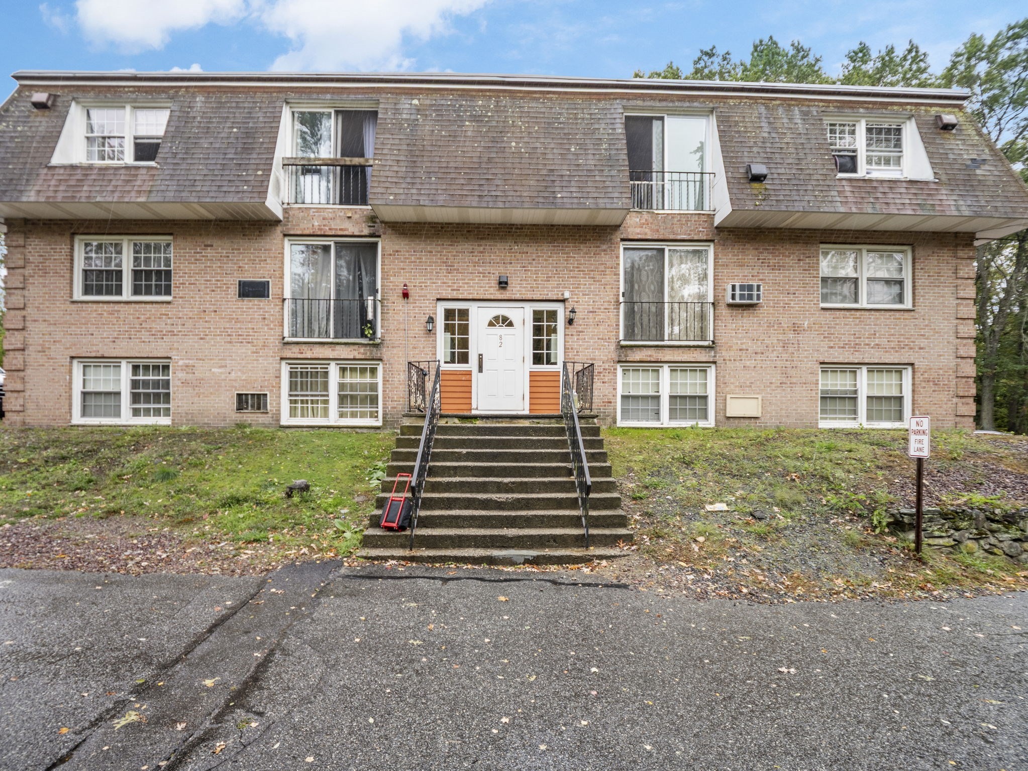 82 Boylston Ln Unit 16, Lowell, MA 01852