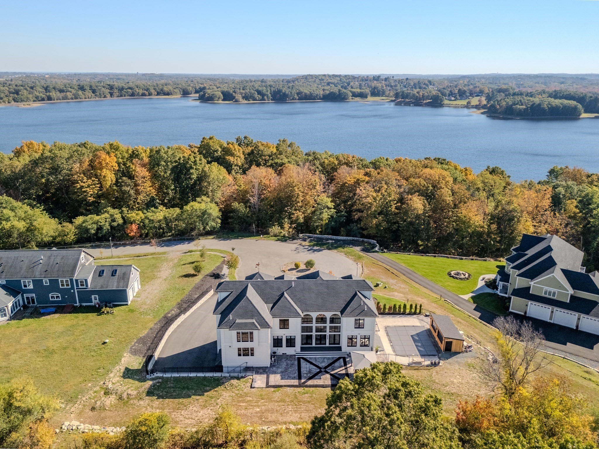 19 Bridle Spur Ln, Danvers, MA 01923